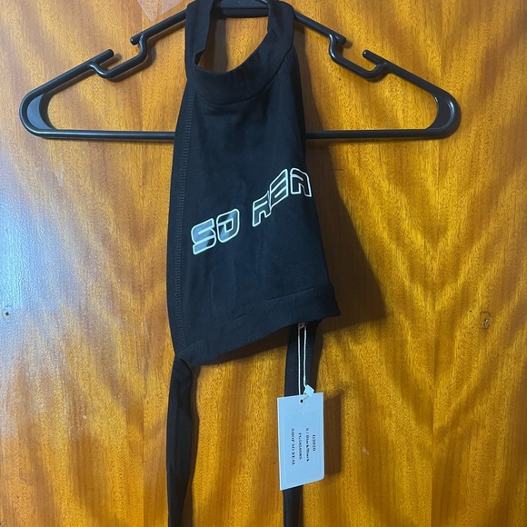 Gsuwoo Halter Top - Picture 4 of 4